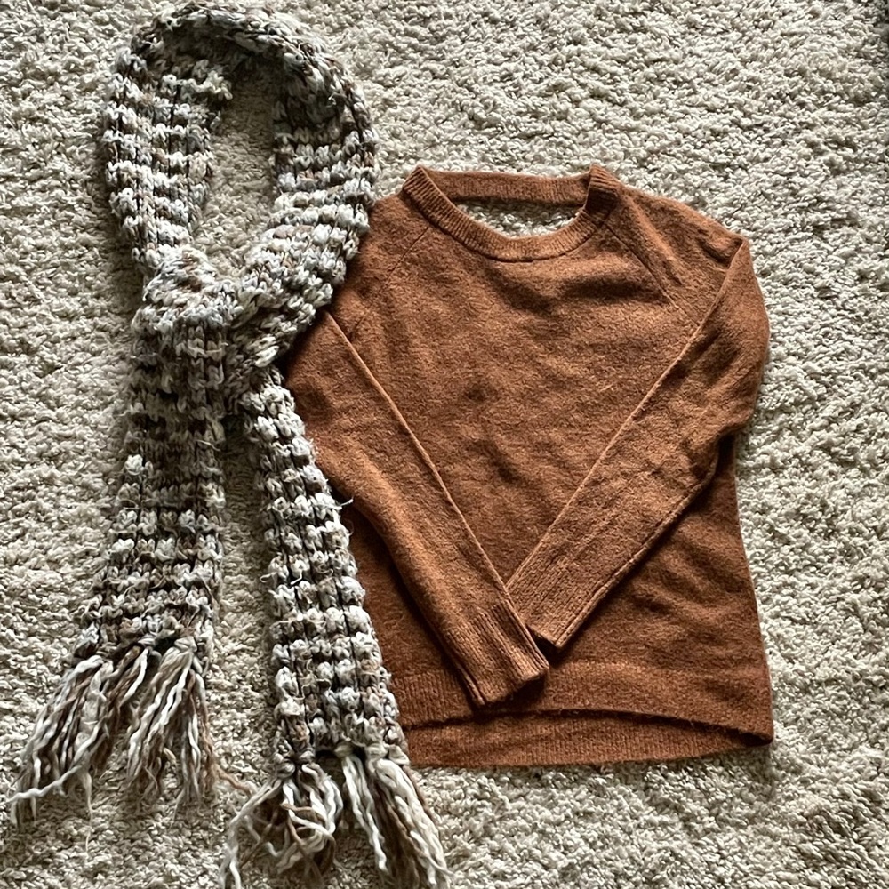 LOFT Sweater➕Old Navy Scarf 🍂 - Picture 2 of 7